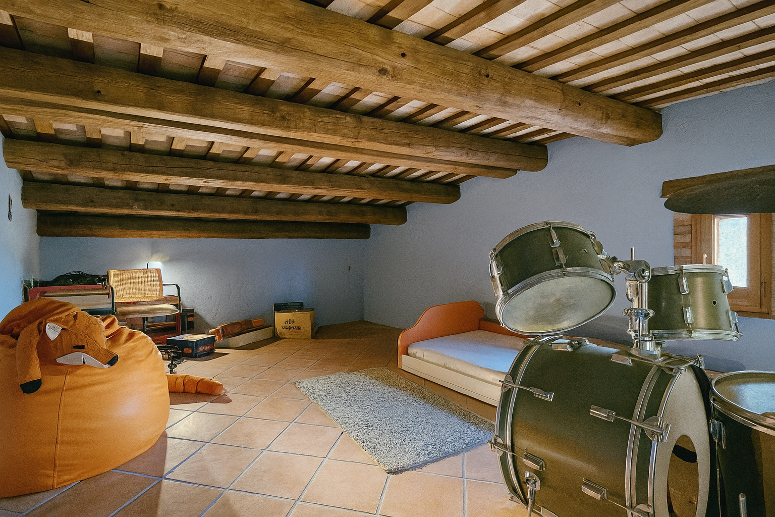 Masía restaurada en venta en Campins, Montseny, con 587 m² construidos, 150.000 m² de terreno llano, pozo propio, almacén, cuadras y vistas abiertas al bosque. Estilo rústico, materiales nobles y vida en calma.