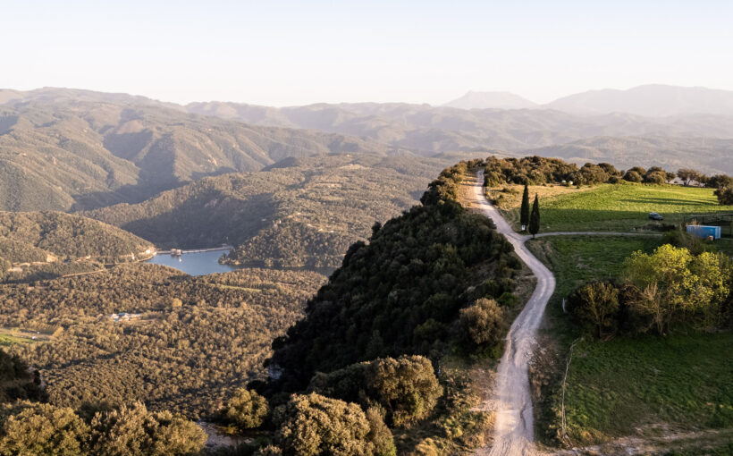 Finca singular en Tavertet, Osona, con licencia turística, entorno natural privilegiado y potencial para retiro, hospitality o gran residencia en Barcelona provincia.