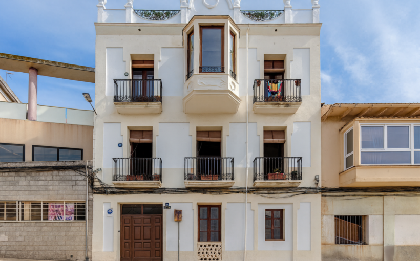 Casa modernista en Sant Quirze de Besora, finca catalogada de 1880 con historia y encanto
