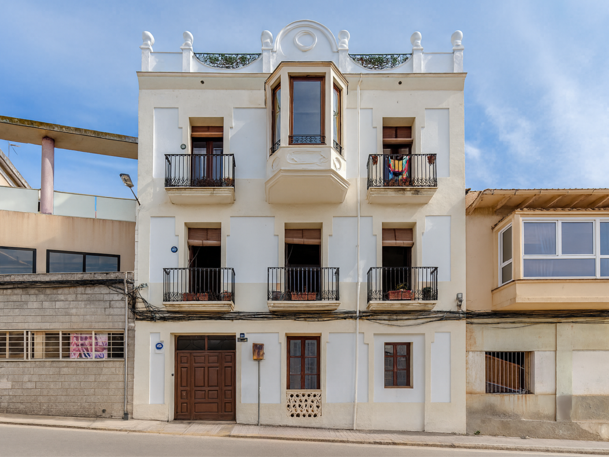 Casa modernista en Sant Quirze de Besora, finca catalogada de 1880 con historia y encanto