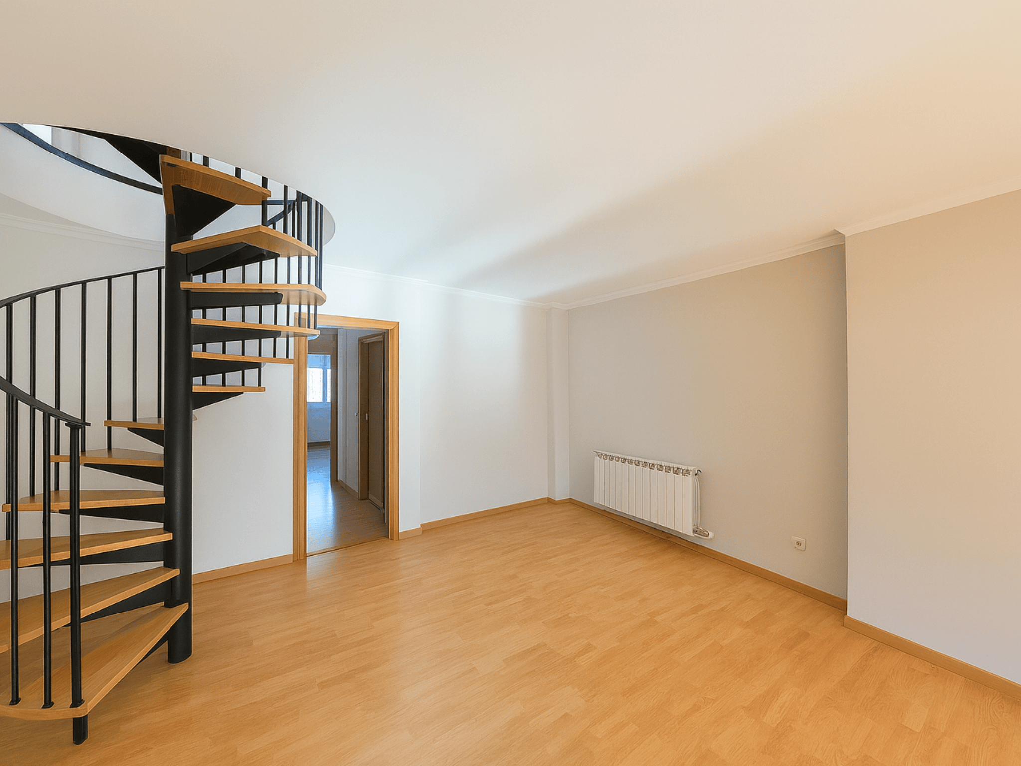 Dúplex con terraza privada y suite en La Girada, Vilafranca del Penedès. Vivienda de 92 m² con 2 habitaciones, balcón, hidromasaje, ascensor y luz natural
