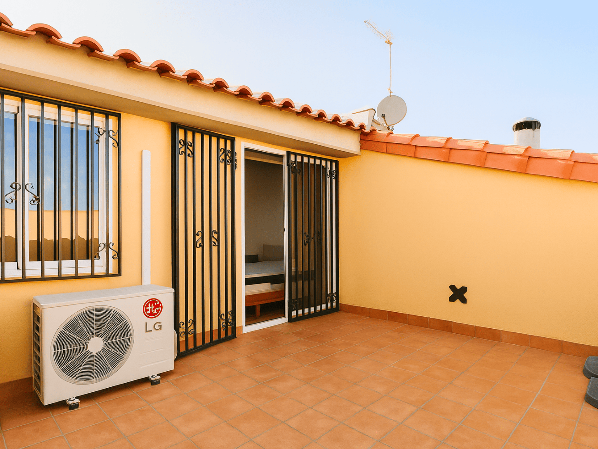 Dúplex con terraza privada y suite en La Girada, Vilafranca del Penedès. Vivienda de 92 m² con 2 habitaciones, balcón, hidromasaje, ascensor y luz natural