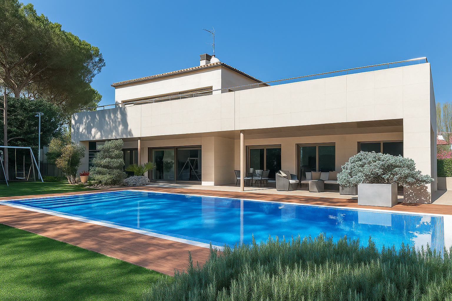 Casa contemporánea con piscina y jardín en Cardedeu – Inmobiliaria boutique Mudita Barcelona.