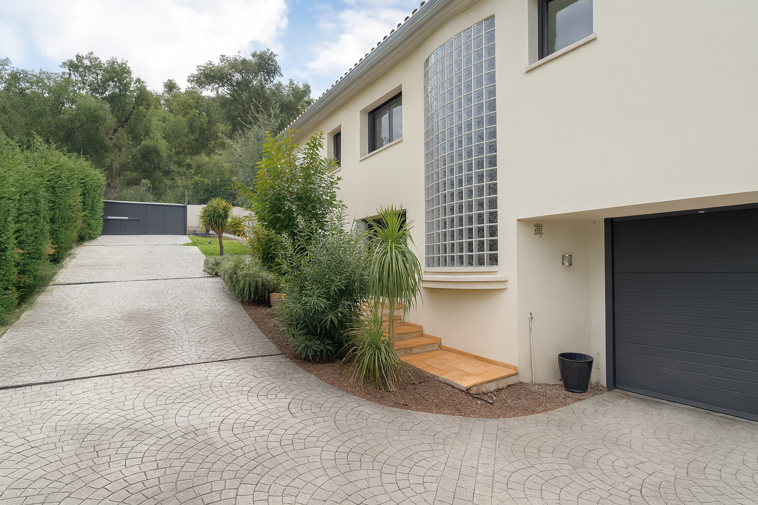 Vivienda con piscina y zona ajardinada en Cim d’Aro, Castell d’Aro — propiedad en venta presentada por Mudità Barcelona