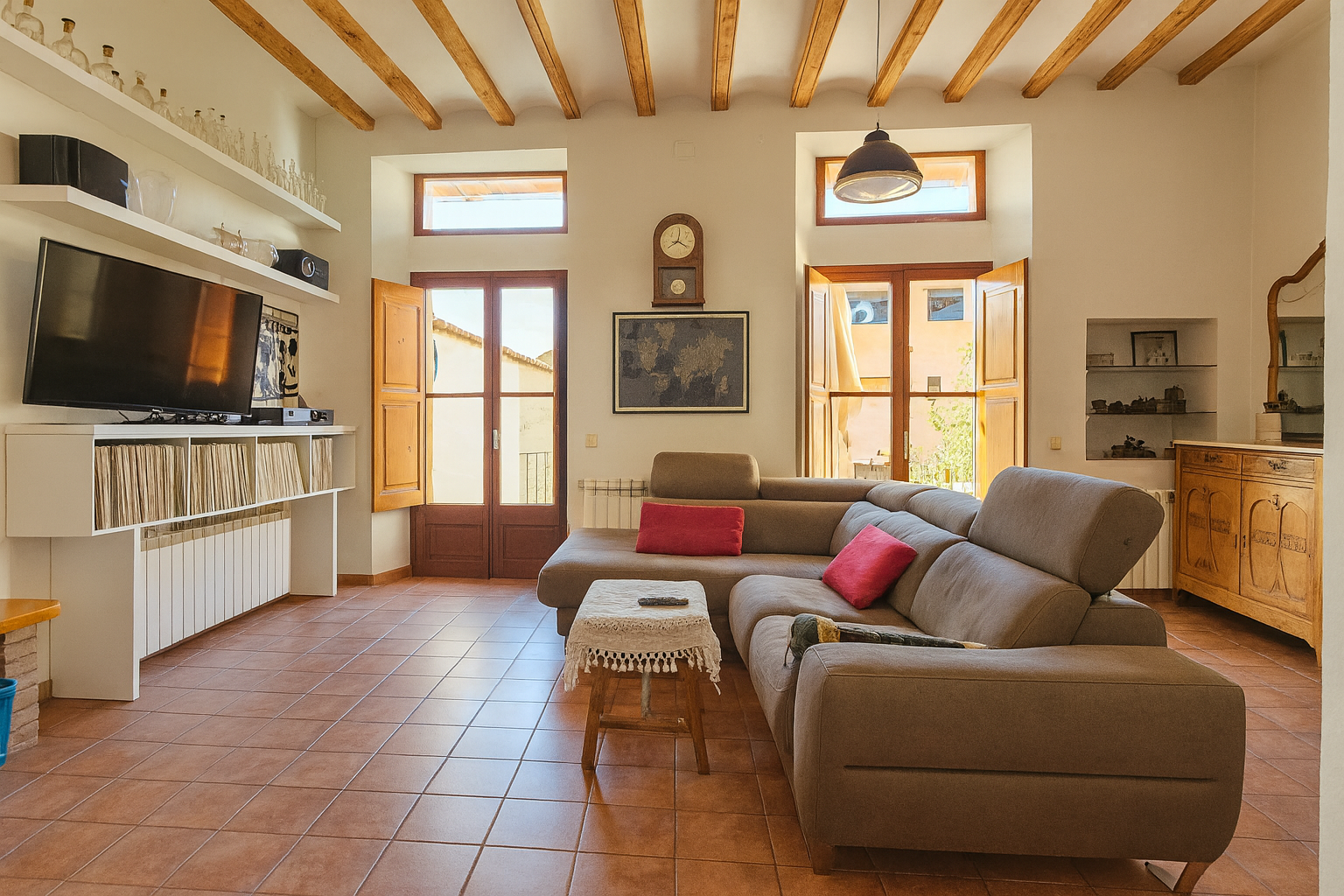 Casa noble del siglo XVIII restaurada en el casco antiguo de Moià | Inmobiliaria boutique Mudità Barcelona | Propiedad con alma y terrazas soleadas