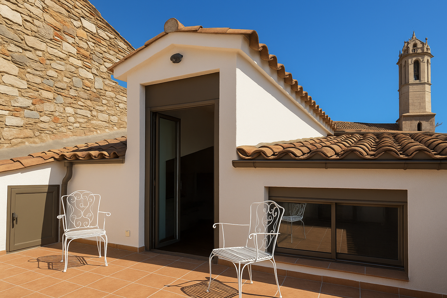 Casa noble del siglo XVIII restaurada en el casco antiguo de Moià | Inmobiliaria boutique Mudità Barcelona | Propiedad con alma y terrazas soleadas