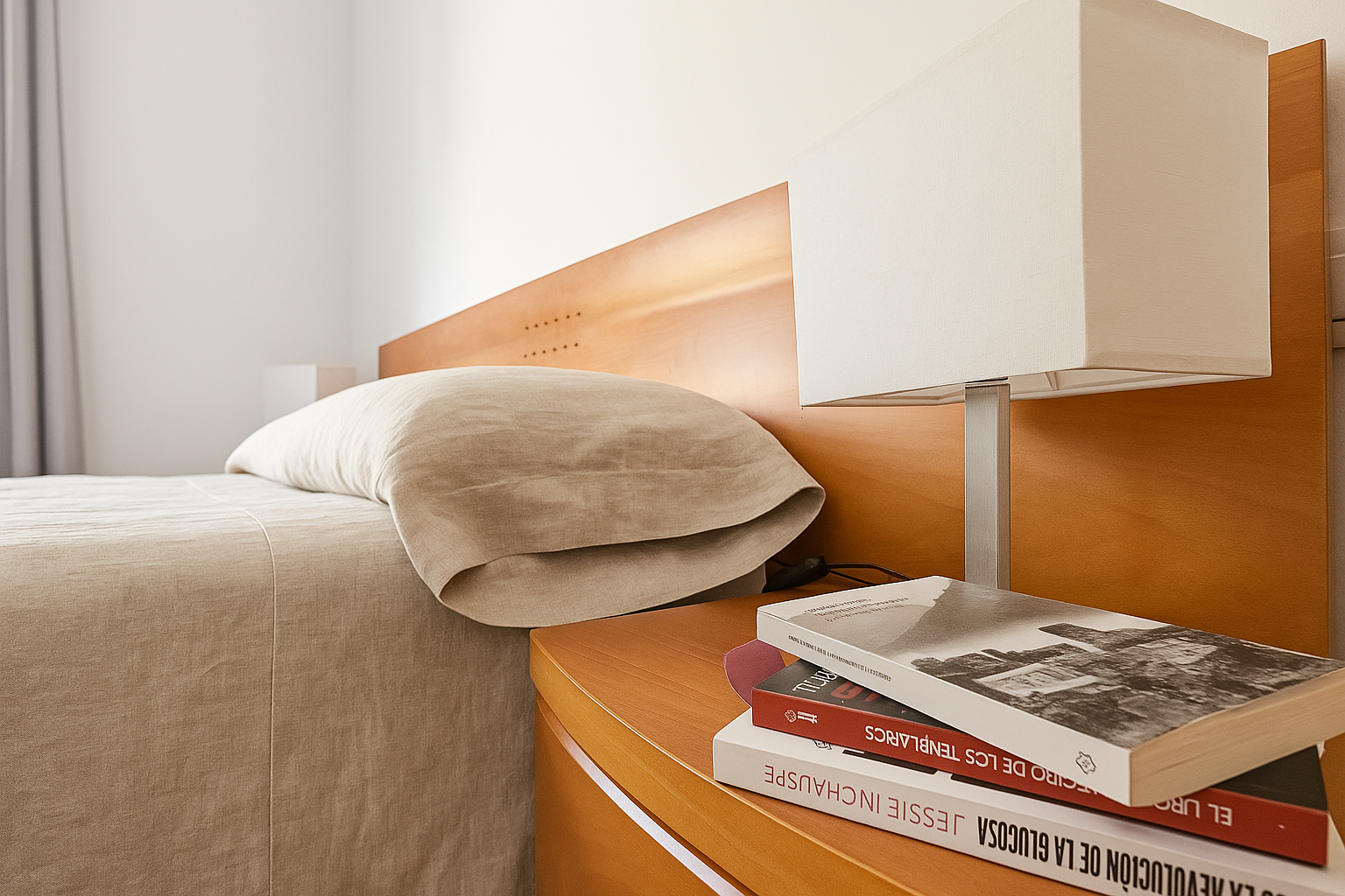 Apartamento reformado en Torrelles de Llobregat con balcón, parking y trastero | Inmobiliaria boutique Mudità Barcelona | Vivienda con alma rodeada de naturaleza y luz.