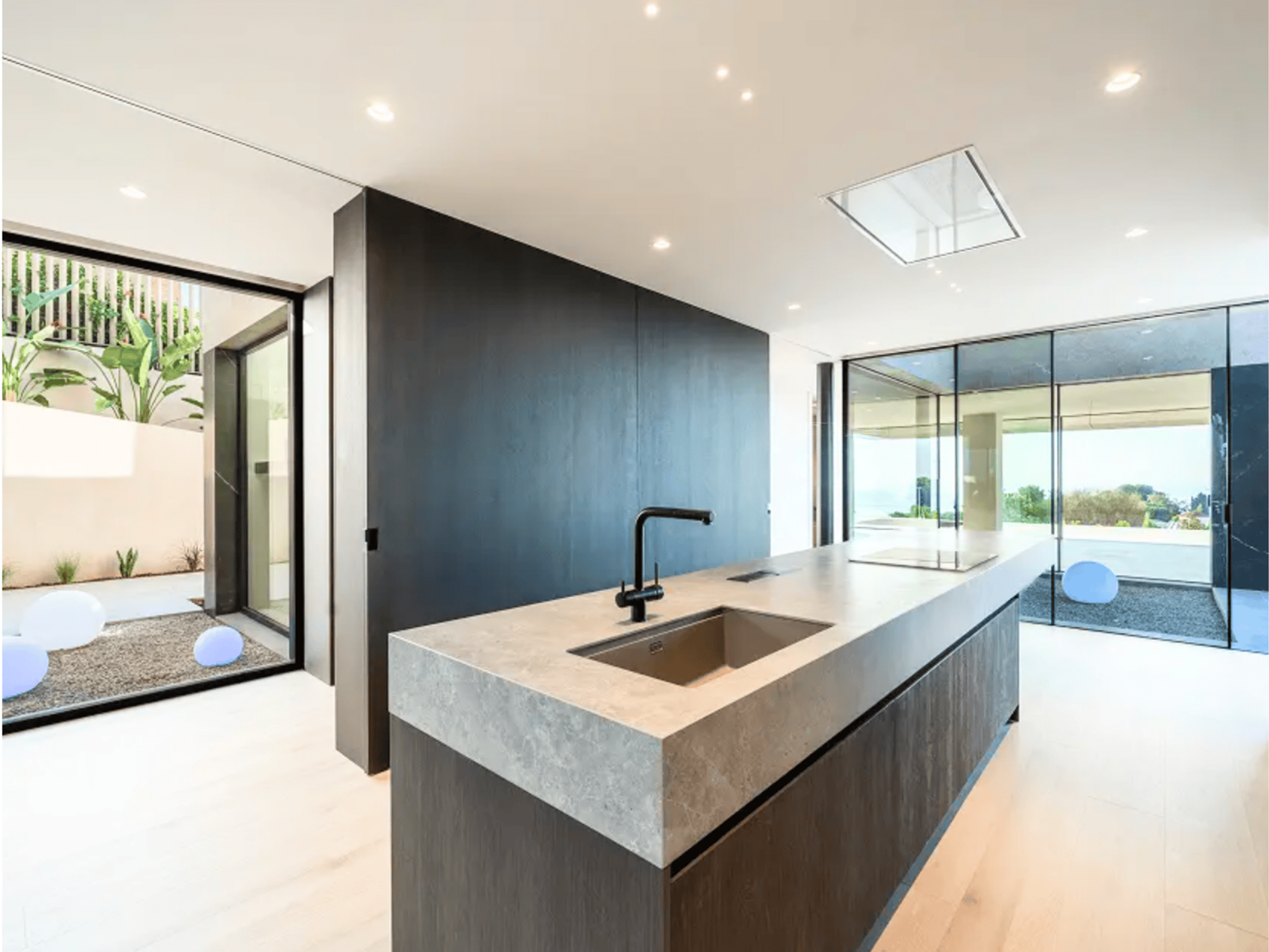 cocina de diseño en villa moderna en el Maresme