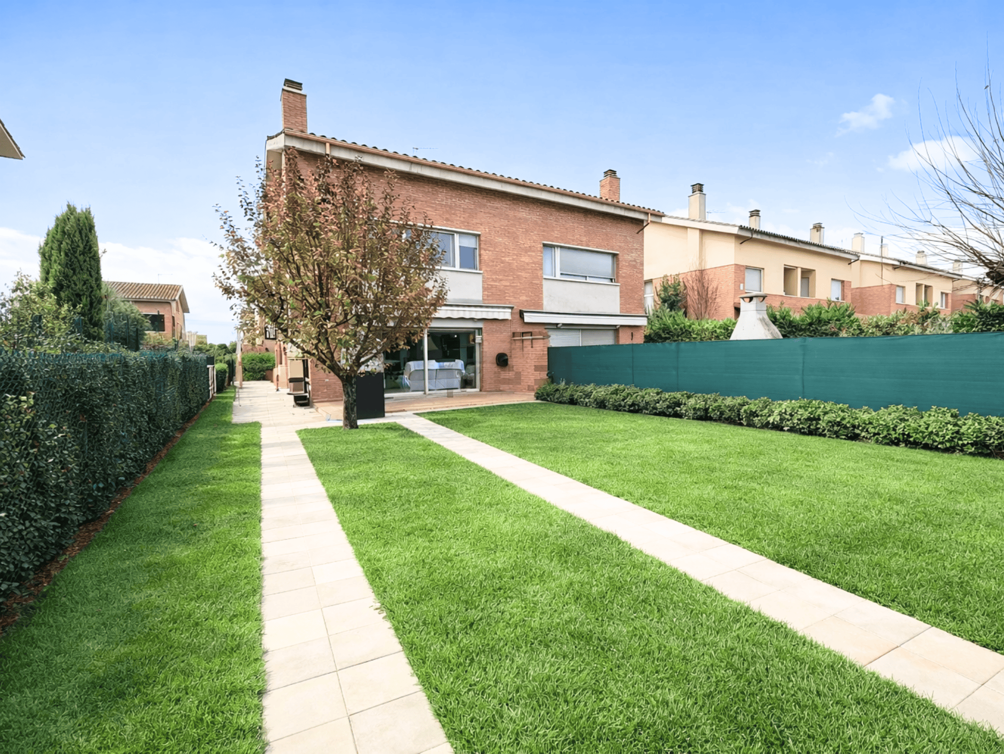 Casa en venta en Caputxins Vic con jardín y barbacoa