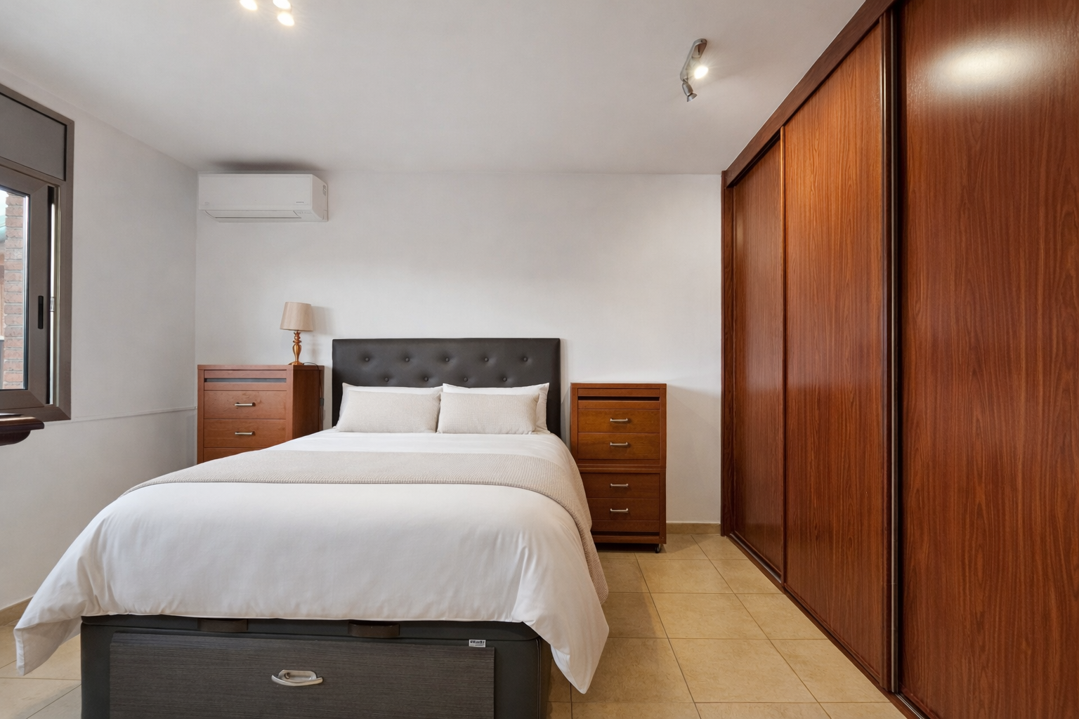 Casa en venta en Caputxins Vic con jardín y barbacoa