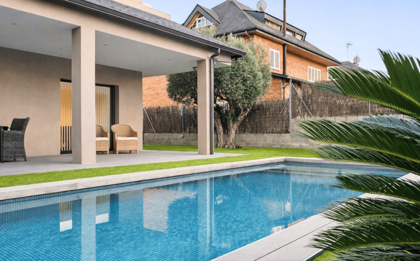 Casa con piscina en Palau-solità i Plegamans | Inmobiliaria boutique Mudità Barcelona