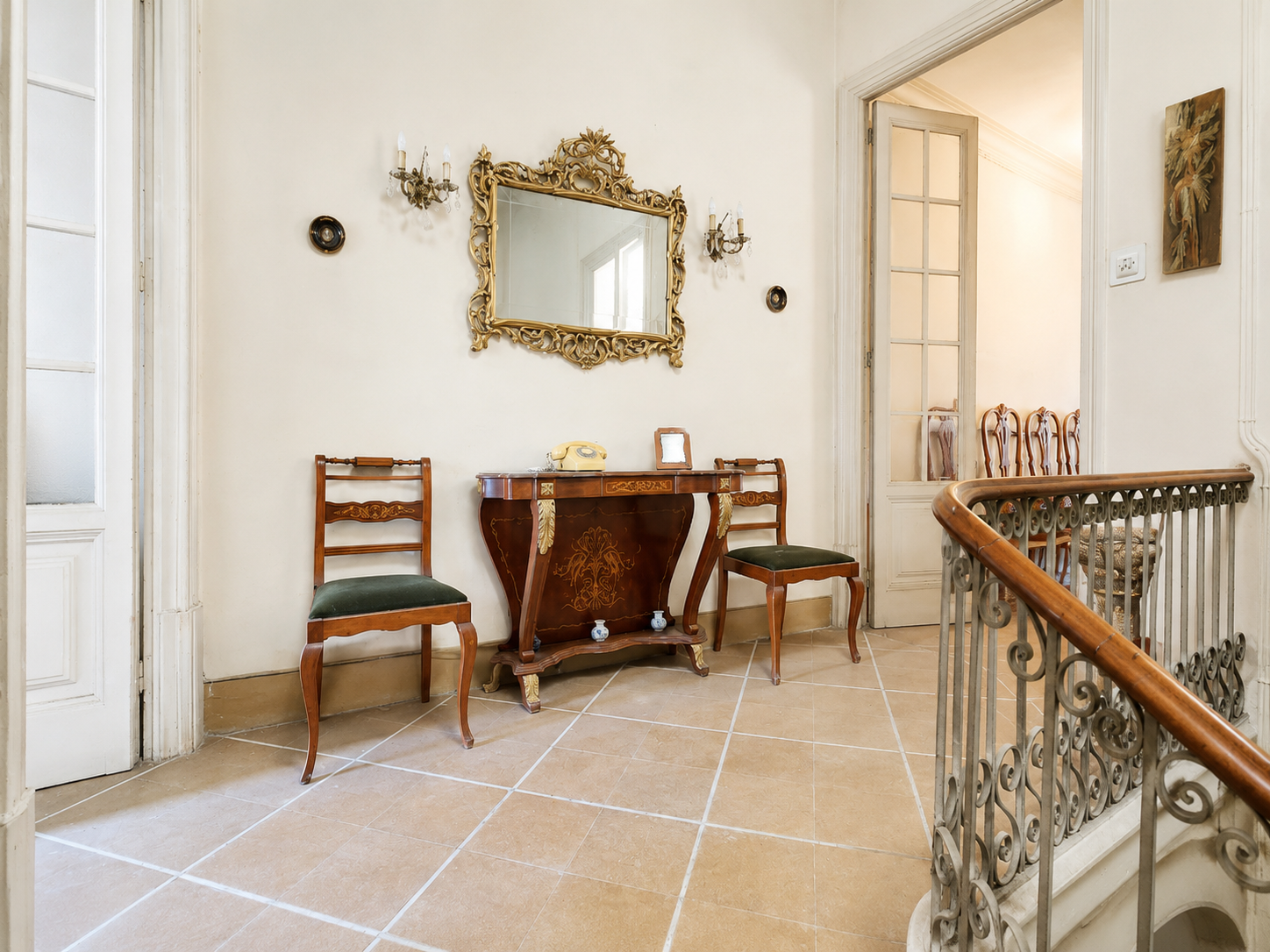 Casa histórica en venta en El Masnou frente al mar, finca singular a reformar con tribuna acristalada, terrazas y vistas al Mediterráneo, comercializada por Muditā Barcelona.