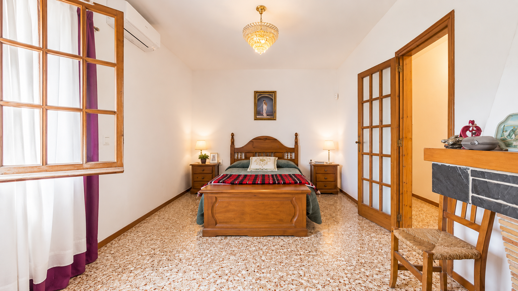 Casa en venta en Les Ginesteres Argentona con parcela, jardín, porche cerrado y espacio anexo