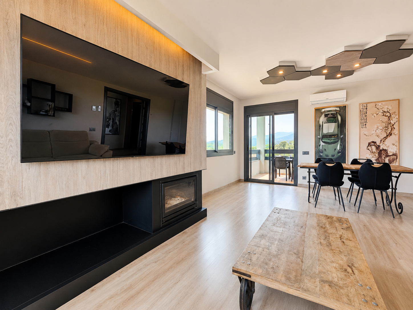 Casa reformada en venta en Can Pla, Gualba, con orientación sur, jardín en diferentes niveles, chimenea, garaje y entorno verde junto al Montseny | Muditā Barcelona