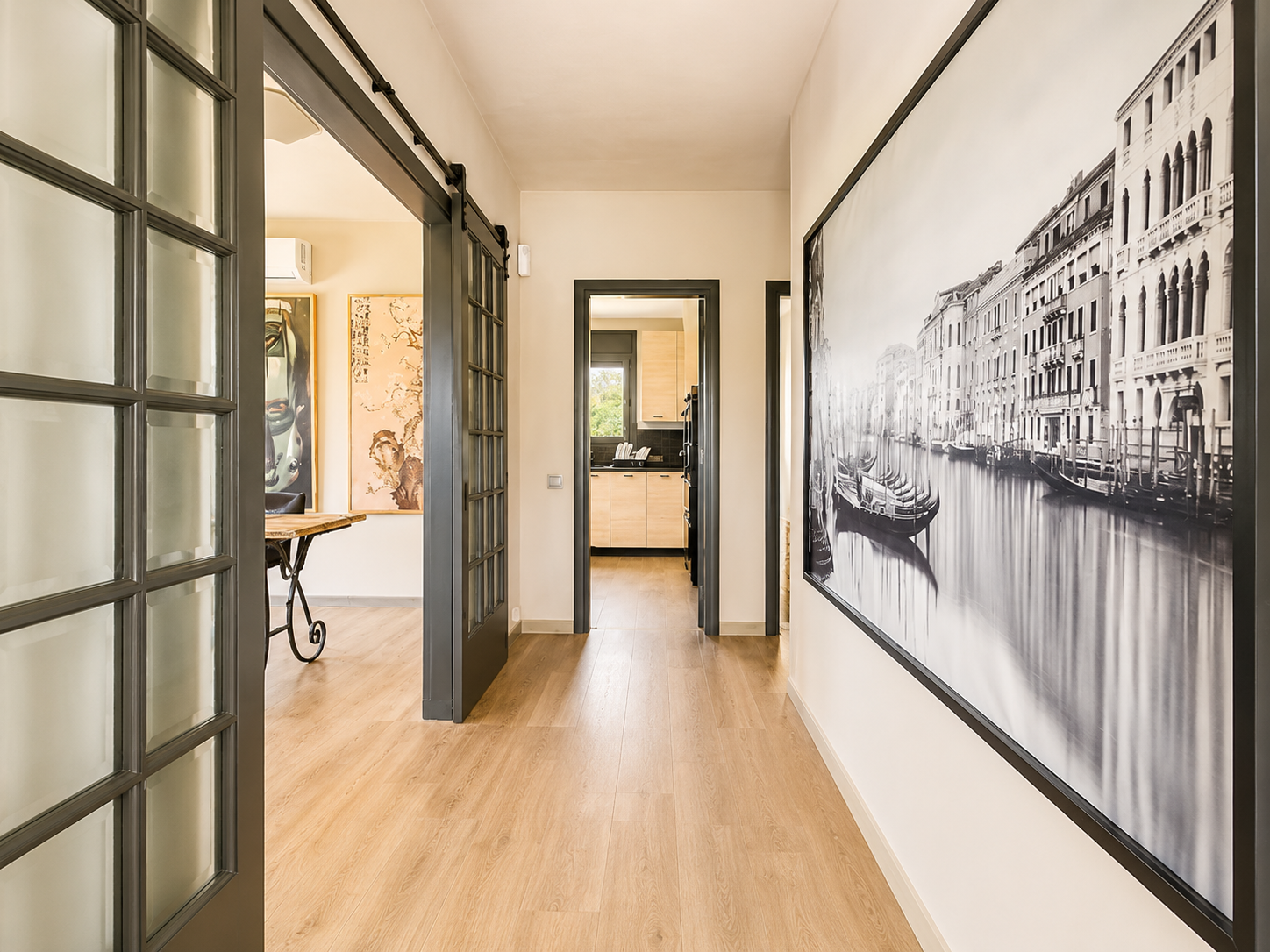 Casa reformada en venta en Can Pla, Gualba, con orientación sur, jardín en diferentes niveles, chimenea, garaje y entorno verde junto al Montseny | Muditā Barcelona