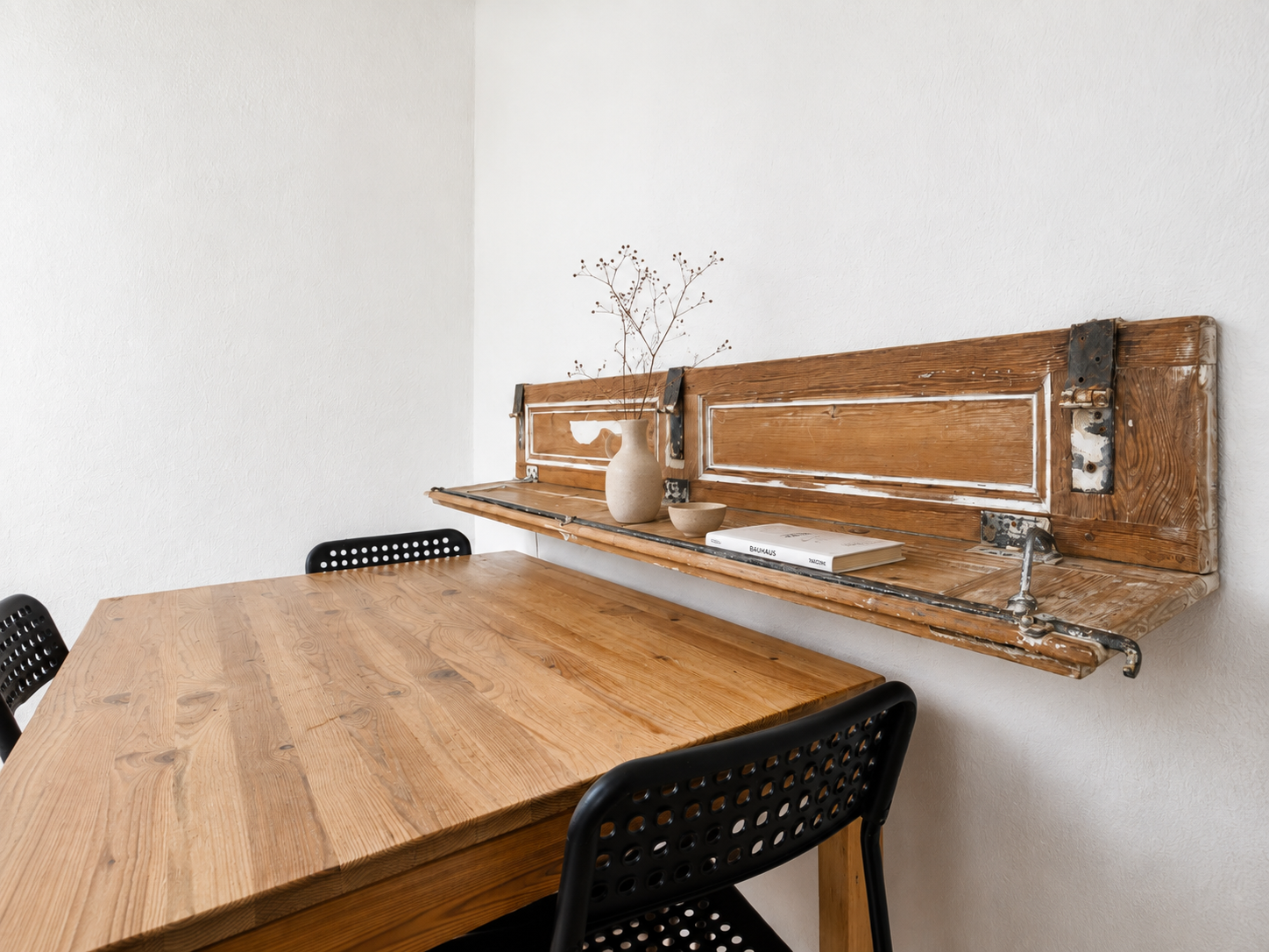 Vivienda en venta en El Born Barcelona con vigas de madera y patio interior