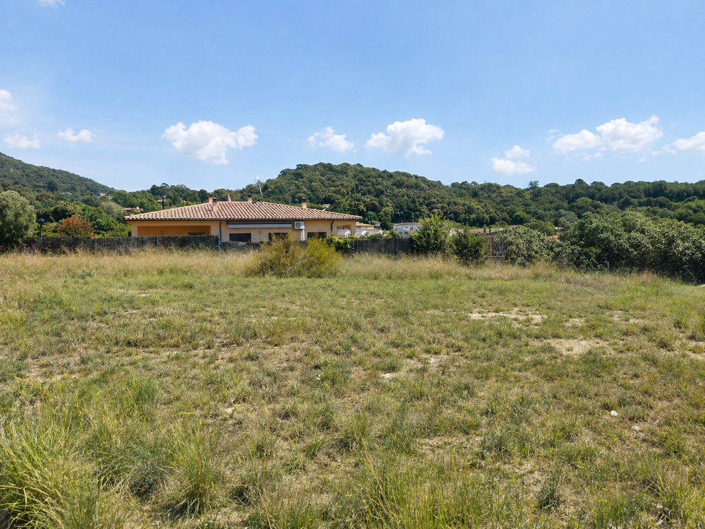 Terreno urbano en Campins con parcela plana y vistas al entorno natural del Montseny