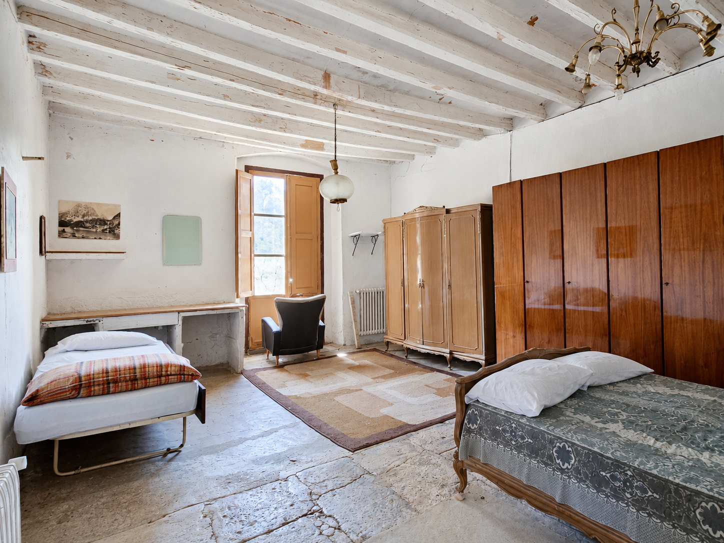 Masía en venta en La Nou de Berguedà, Cal Frare, finca histórica a reformar en Malanyeu con varias edificaciones, piedra tradicional, naturaleza y paisaje de montaña.