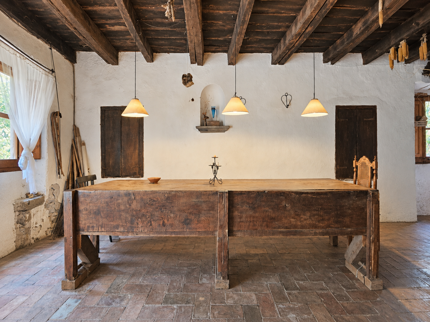 Masía histórica de piedra en Tavertet, finca rústica en Osona rodeada de bosque y paisaje natural, cerca del Pantano de Sau, con espacios interiores amplios y proyecto de recuperación.