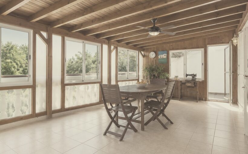 Casa en venta en Les Ginesteres Argentona con parcela, jardín, porche cerrado y espacio anexo